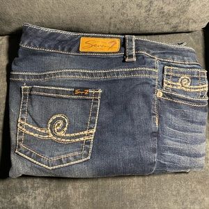 New without tags! Cute capris ~Seven7~ size 20